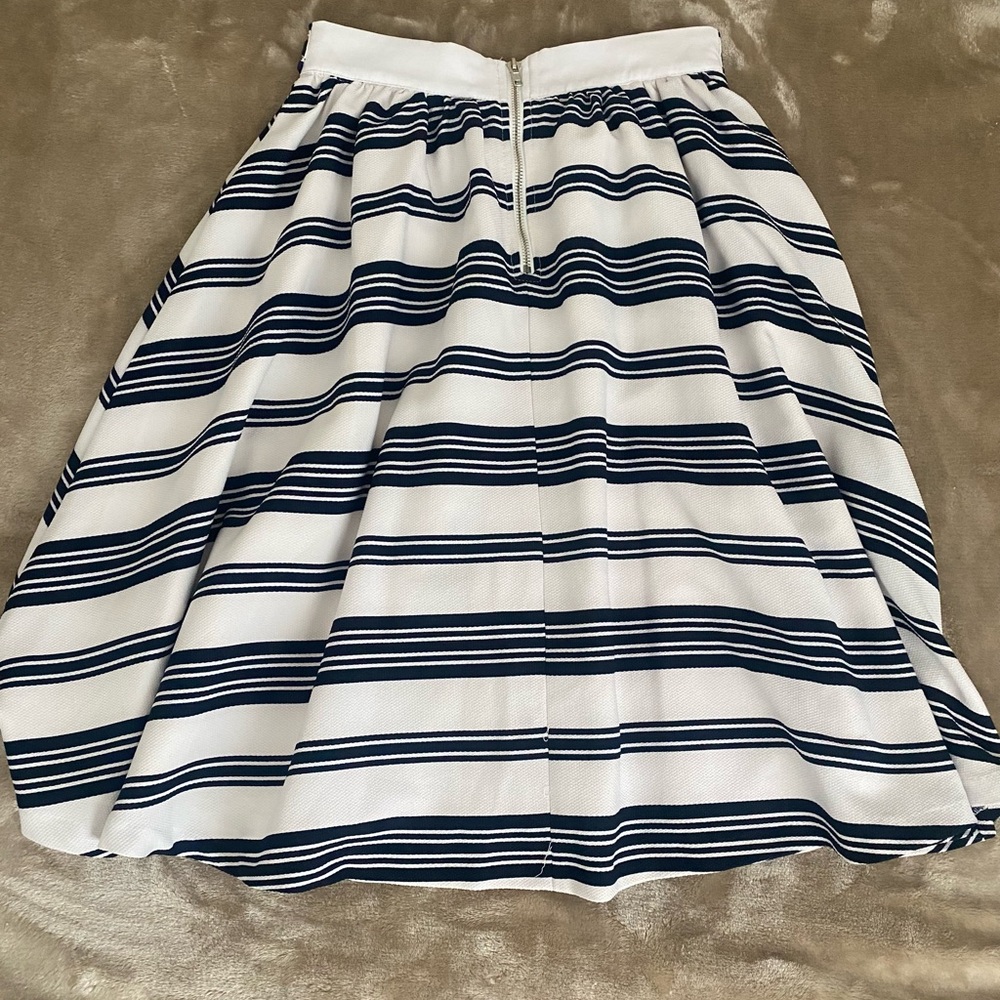Maggie Mae Skirt - Picture 2 of 3